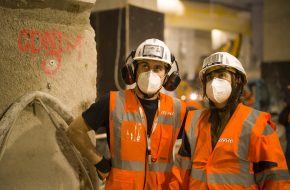 Experts SYSTRA sur le chantier dans la future gare du Vert de Maison, Grand Paris Express, 2021