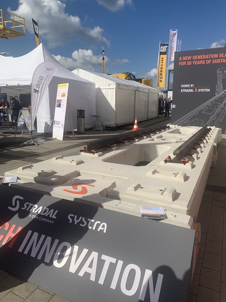 A low carbon new generation ballastless track