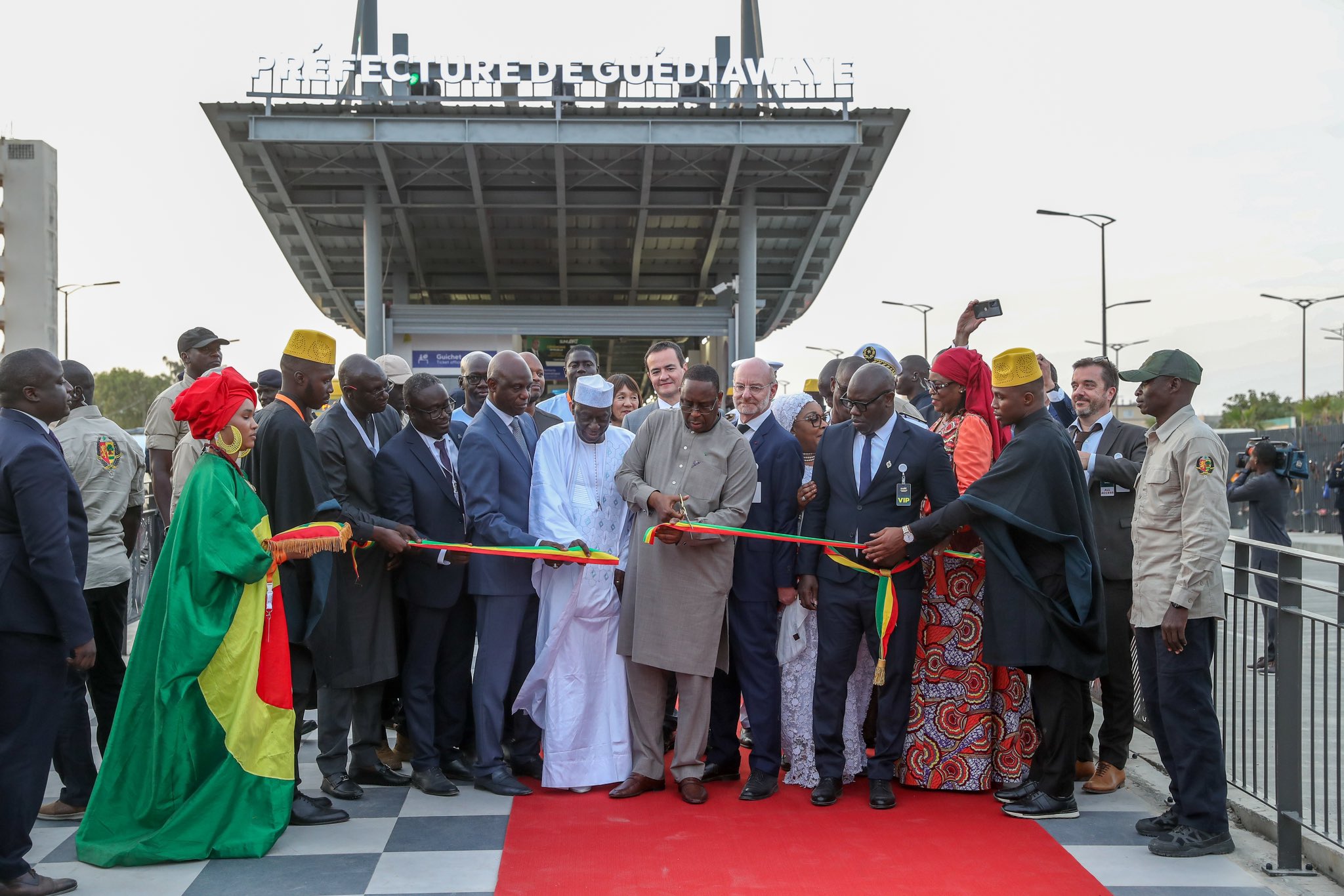 100% electric buses for dakar