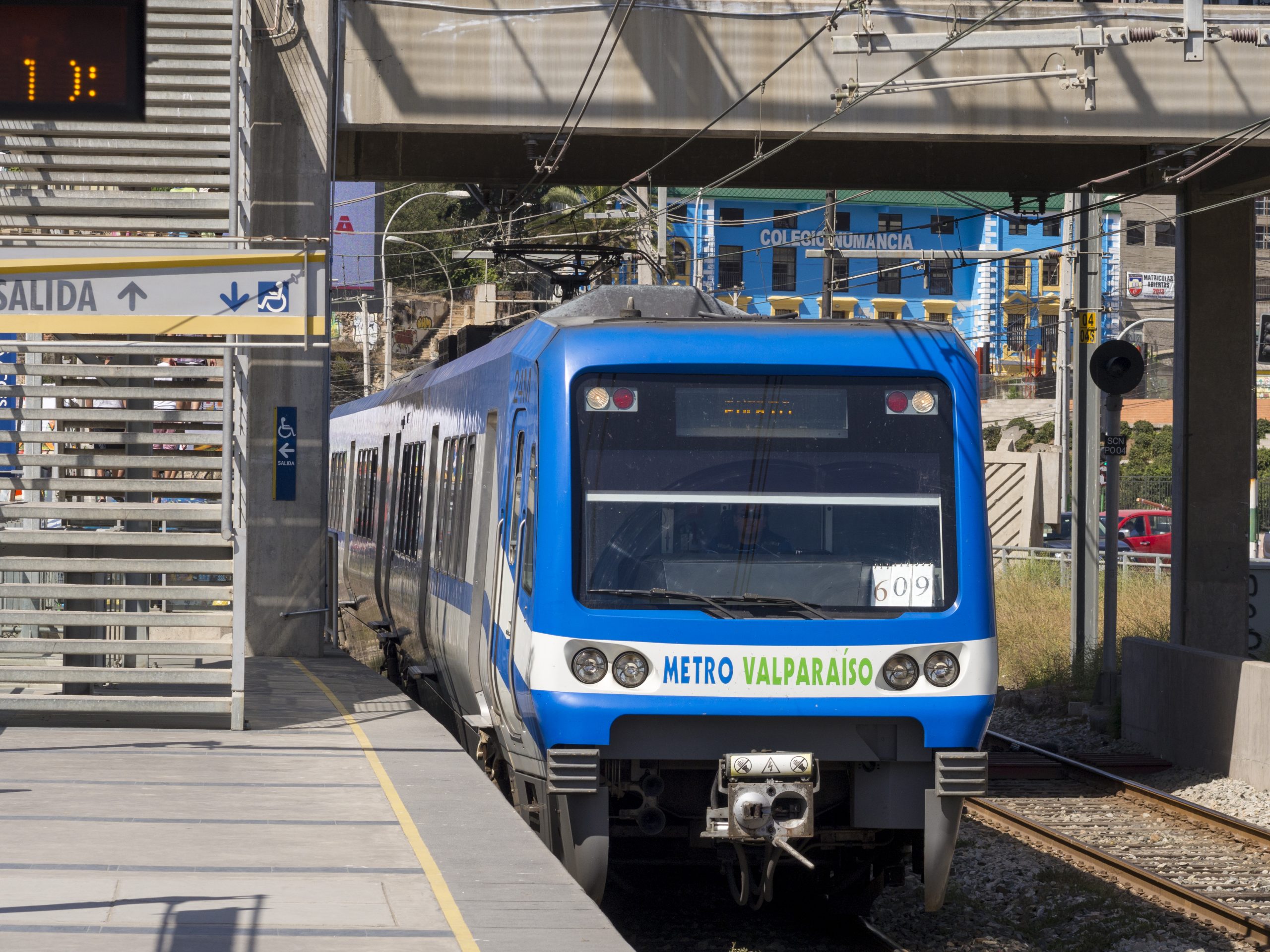A new suburban train line in Chile
